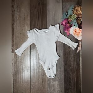 Little One Shop White Ribbed Girls Ruffle Bodysuit Onesie Size 6M EUC